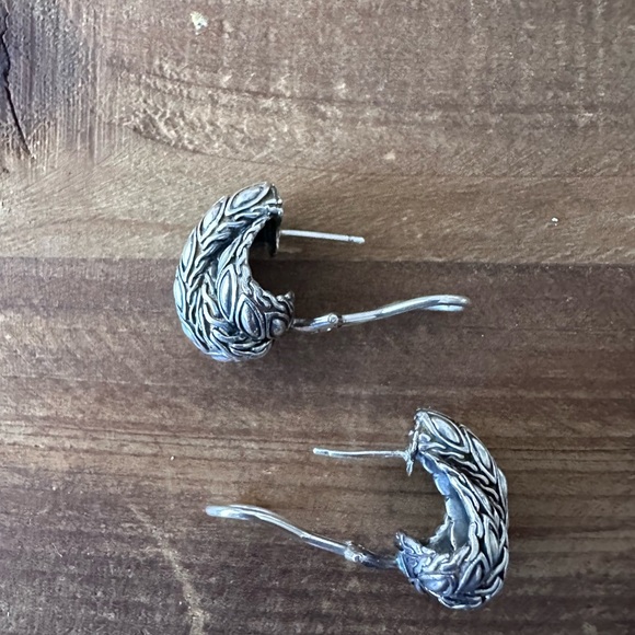 John Hardy .925 Sterling Silver Crossover Kawung Knot Post Omega Earrings - Picture 9 of 10